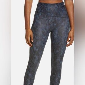 SPANX Faux Leather Reptile‎ Print Leggings